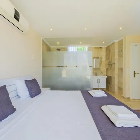 Lumiere 3 Luxurious 5 Bed In Kiziltas With Sea Views